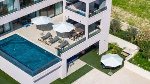 Villa Pavuza Luxury 4-Bedroom Seaview Villa