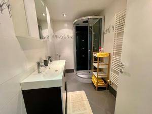 Stylische Wohnung nähe Stadthalle mit Balkon