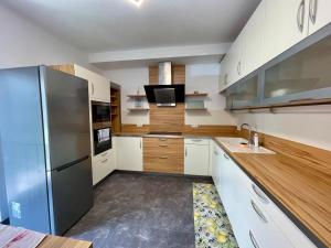 Stylische Wohnung nähe Stadthalle mit Balkon