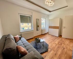 Stylische Wohnung nähe Stadthalle mit Balkon