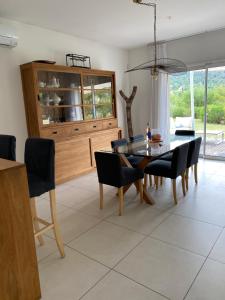 Maisons de vacances Maison a la campagne avec piscine : photos des chambres