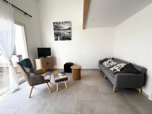 Maisons de vacances MAISON T3 avec exterieur 5 couchages, 3 lits, 2 chambres, BORDEAUX a 10min, TRAM C a 200m, Parc jeux enfants : photos des chambres