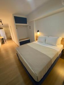 Living Yard Acropolis Apartments