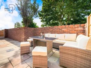 No 1 PolkaStays Ivy Farm Willow Cottage