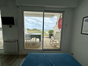 Appartement avec terrasse, vue sur lOcéan et parking à Royan - FR-1-494-33