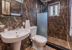 Anoush Dahabiya 4 nights from Luxor to Aswan each Monday