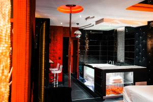 Appartements Le Cabaret Vip SPA : photos des chambres