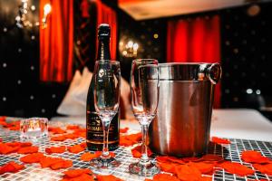 Appartements Le Cabaret Vip SPA : photos des chambres