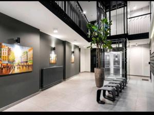 HaPPy Inn PLENTIFUL OLD Town Studio, Self check-in, AC, Parking in the underground Garage