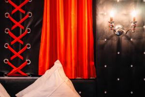 Appartements Le Cabaret Vip SPA : photos des chambres