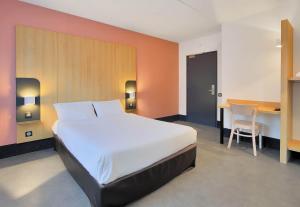 Hotels B&B HOTEL Le Treport Friville : Chambre Double - Accessible aux Personnes à Mobilité Réduite 