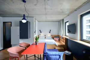 Design Apartment with Queen-Size-Bed room in STAYERY Apartments Friedrichshain
