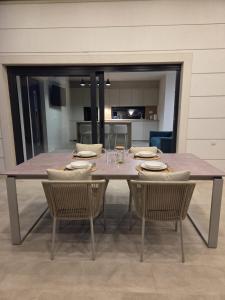 Casa Bianca Island Escape