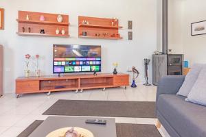 Sylvie Comfort Living