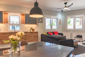 Sylvie Comfort Living