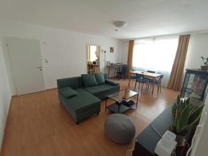 Spacious 1 Modern 2 Bedroom Apartment - Central Vienna - 20min Walk to Parliament - 5Night Min