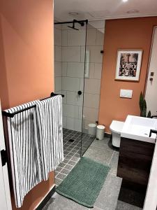 Modern One Bedroom Wavescapes Apartment Muizenberg