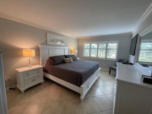 Siesta Dunes 2-209 by Siesta Dunes