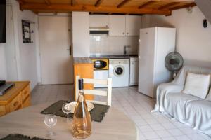 Les Cigalines Appartement avec Piscine