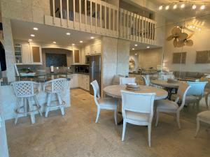 Siesta Dunes 3-22B by Siesta Dunes