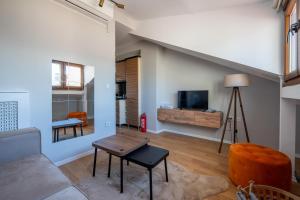 Raya Cihangir Suites