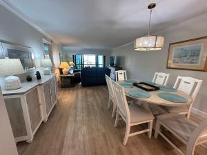 Siesta Dunes 5-301 by Siesta Dunes