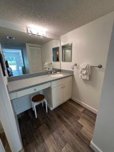 Siesta Dunes 7-102 by Siesta Dunes