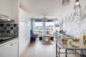 Studio cabine cosy Lagon Bleu Piscine, clim, parking, wifi inclus