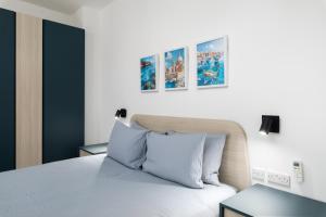 Trinity house with a private rooftop pool