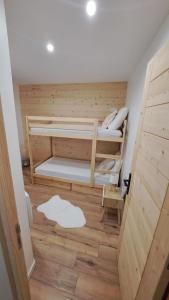 Maisons de vacances Gite du B-ffroy - Besse et St Ansataise : photos des chambres