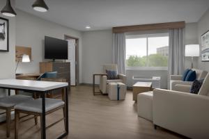 Candlewood Suites Jacksonville Southpoint