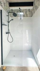 Villas Loft haut de gamme avec jacuzzi a Trelevern : photos des chambres