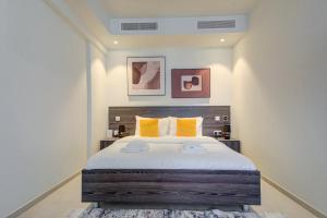 Mercury 724 - 2x Pool Cards Access & Shopping Mall