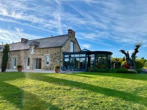 Maisons de vacances Grande maison en campagne avec piscine, 11 voyageurs : photos des chambres