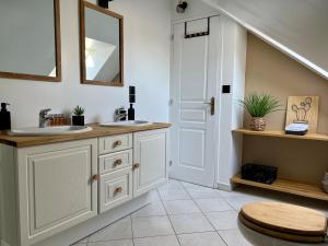 Maisons de vacances Grande maison en campagne avec piscine, 11 voyageurs : photos des chambres