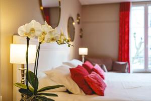 Hotels The Originals Boutique, Hotel Le Londres, Saumur : photos des chambres