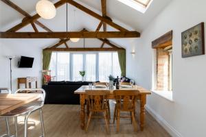 Foxes Den at Tove Valley Cottages