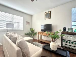 Charming Studio In Historic Spanish Town Location