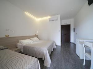 LUZIA AGRIRESORT - Piscina Panoramica e vista Mare a Capo Vaticano