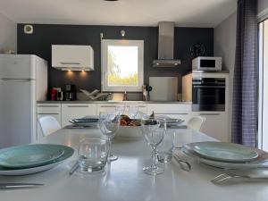 Maisons de vacances Maison 8 personnes 5 minutes a pieds de la plage : photos des chambres