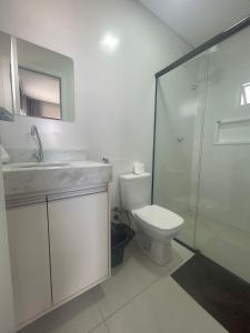 03 quartos (ar condicionado e ventilador), até 10 pessoas, garagem, atrás do hospital da Unimed apt 202