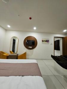 hotel leo