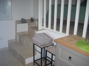 Sejours chez l'habitant CHAMBRE INDEPENDANTE climatisee, cuisine d'ete, piscine : photos des chambres