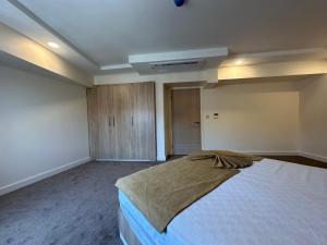 Roys Hotel & Suites