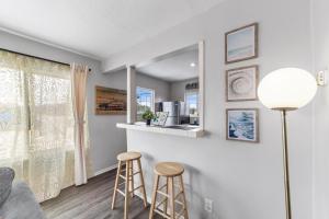 Charming Gem in LH, High Speed WiFi Minutes from Beach, Downtown & Petco Park!