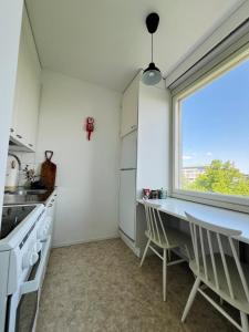 Delightful downtown studio on the top floor