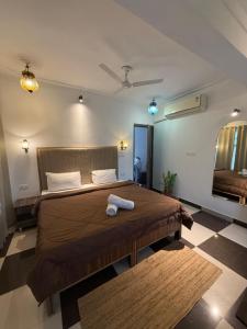 Peacock Guest House - Lake View Hotel In Udaipur