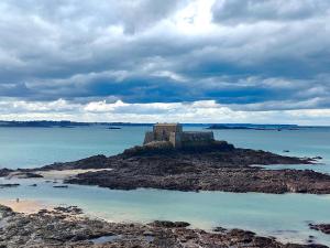 B&B / Chambres d'hotes BRETAGNE Chambre sur la Cote d-Emeraude Saint-Malo : photos des chambres
