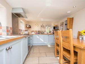 3 Bed in East Chaldon DC008