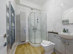 3 Bed in Tenby FB161